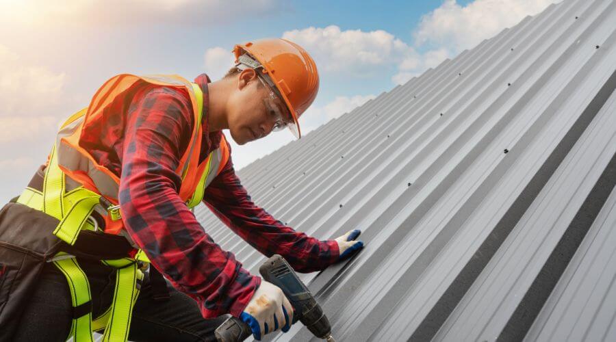 Expert Emergency Roof Repairs services in Pleasant Plains, IL
